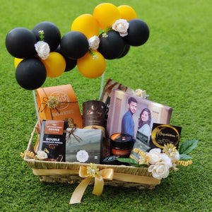 engagement gift hamper ideas for couples